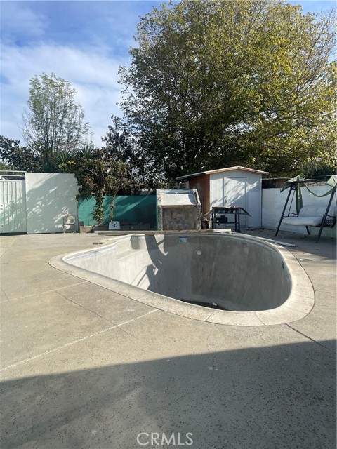 Detail Gallery Image 8 of 14 For 3625 Everest, Riverside,  CA 92503 - 5 Beds | 2 Baths