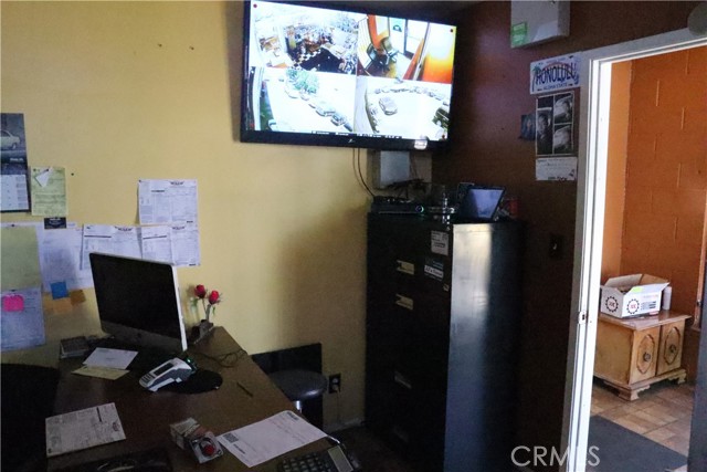 38950 30th E Street, Palmdale CA: https://media.crmls.org/medias/cea34cd7-5da9-45d1-95e2-22b81e862666.jpg