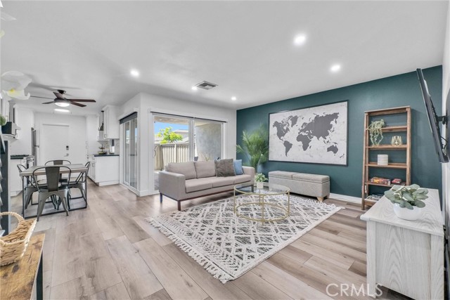 14142 Via Posada, Tustin CA: https://media.crmls.org/medias/cea3899e-f915-4817-92a8-c5884a32667b.jpg