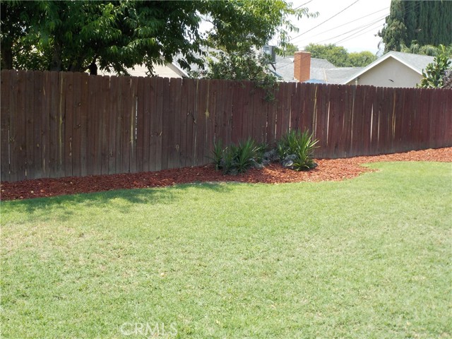 1676 Dumbarton Avenue, San Bernardino CA: https://media.crmls.org/medias/cea39148-a6e7-440c-b9ce-f97953d9004c.jpg
