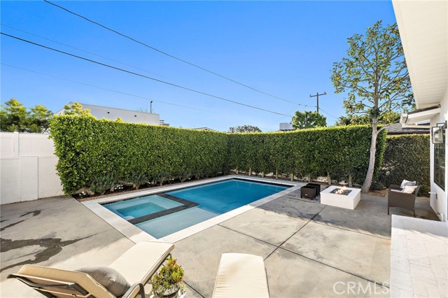 Detail Gallery Image 15 of 40 For 1924 Beryl Ln, Newport Beach,  CA 92660 - 4 Beds | 3/1 Baths