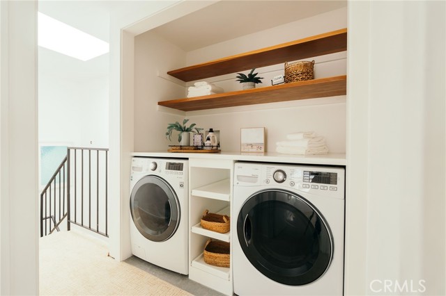 427 S. Broadway, Redondo Beach CA: https://media.crmls.org/medias/cea42272-4763-486e-bb72-e5af2cb4279e.jpg