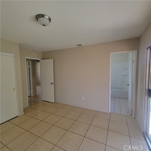 17435 Ramona Avenue, Fontana CA: https://media.crmls.org/medias/cea46dbc-504f-48d0-b71b-3952c4fdbd4b.jpg