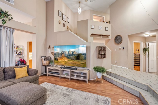 Detail Gallery Image 8 of 48 For 1806 E Mesa Dr, Lancaster,  CA 93535 - 4 Beds | 3 Baths