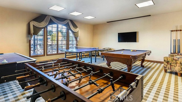 Detail Gallery Image 10 of 24 For 40671 Village Dr 15b,  Big Bear Lake,  CA 92315 - 4 Beds | 4 Baths