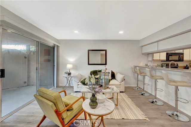 Detail Gallery Image 5 of 35 For 3605 E Anaheim St #316,  Long Beach,  CA 90804 - 3 Beds | 2 Baths