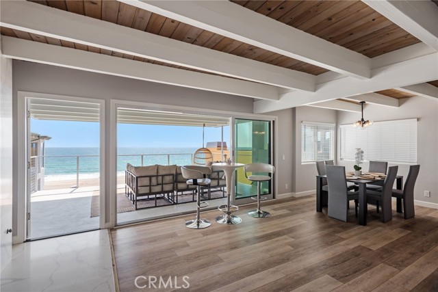 2208 The Strand, Manhattan Beach CA: https://media.crmls.org/medias/cea568f5-a63a-44ea-ad41-d33da70f322e.jpg