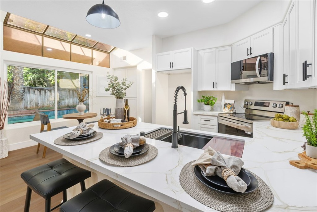 MLS #OC25270791 image #15