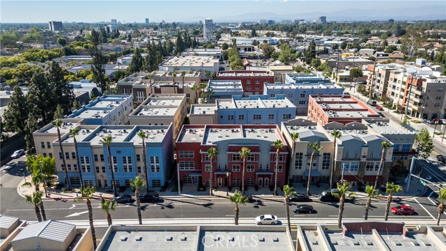 937 E Santa Ana Boulevard, Santa Ana CA: https://media.crmls.org/medias/cea6432d-c6a0-4cd4-a38f-a0129d928a97.jpg