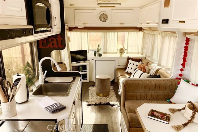 Detail Gallery Image 31 of 43 For 4319 Dusty Mile Rd, Landers,  CA 92285 - 2 Beds | 1 Baths