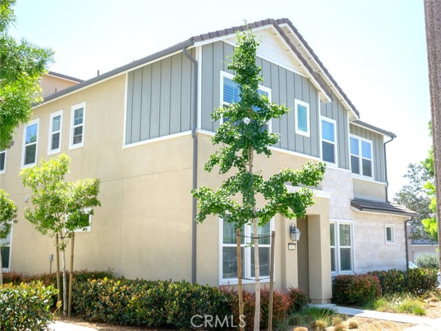 102 Sculpture, Irvine CA: https://media.crmls.org/medias/cea75d1a-a33a-4be6-870a-039fabcfe813.jpg