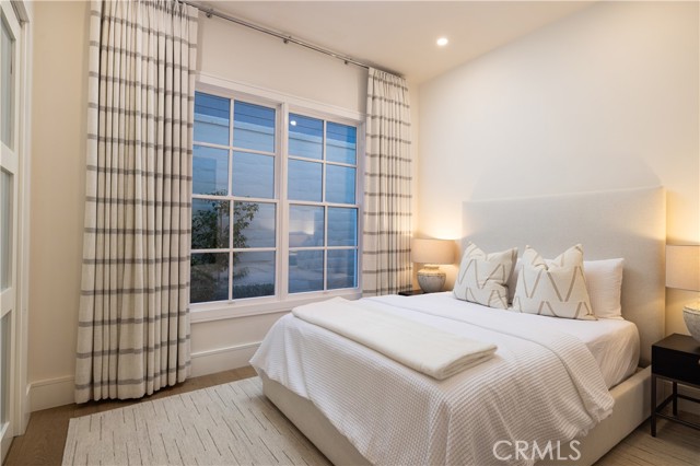 Detail Gallery Image 44 of 72 For 8 Gleneagles Dr, Newport Beach,  CA 92660 - 5 Beds | 5/1 Baths