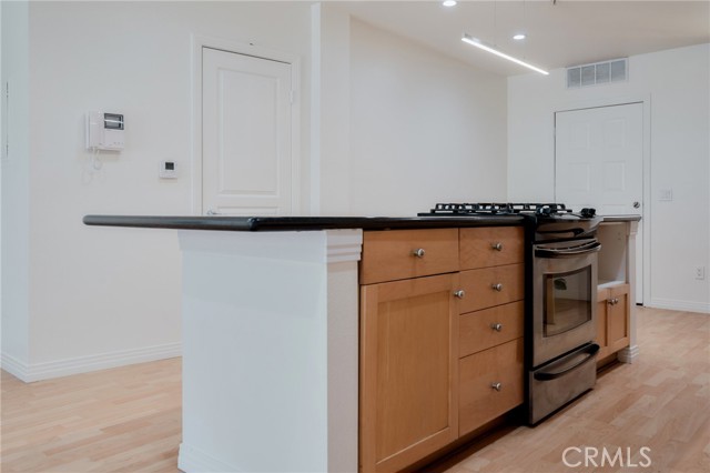 Detail Gallery Image 8 of 51 For 285 N Ventura Ave #5,  Ventura,  CA 93001 - 1 Beds | 1 Baths