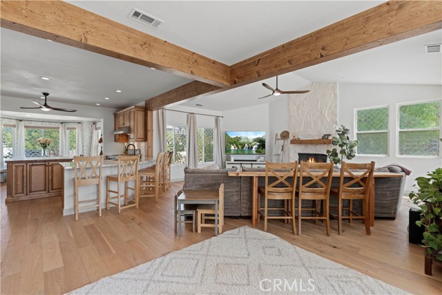 9744 Sweetwater Drive, Agua Dulce CA: https://media.crmls.org/medias/cea8f48a-5b38-42ff-8ad6-99957b0e9119.jpg