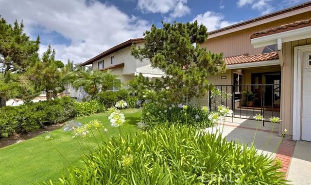 Front Image Thumbnail for CROC25278548