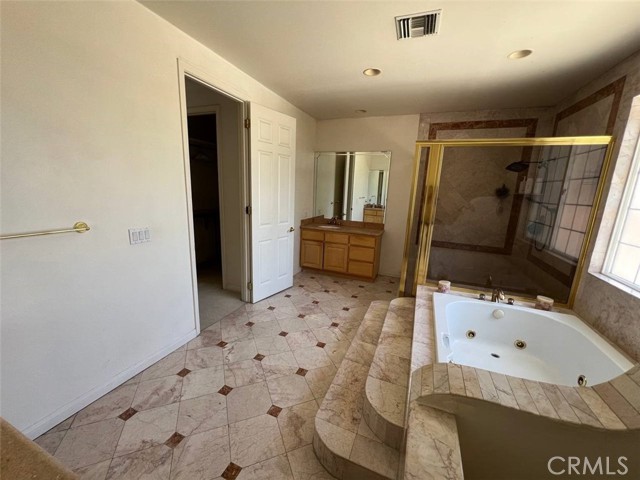 4751 Haskell Avenue, Encino CA: https://media.crmls.org/medias/cea9fa49-c864-4b0c-aade-1464680e3c9a.jpg