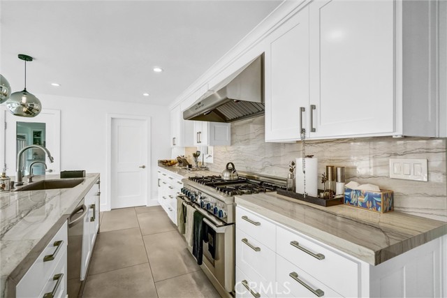 Detail Gallery Image 15 of 58 For 16412 Ardsley Cir, Huntington Beach,  CA 92649 - 4 Beds | 3/1 Baths