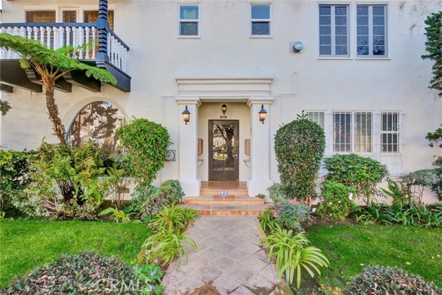 Detail Gallery Image 3 of 28 For 124 S Elm Dr #5,  Beverly Hills,  CA 90212 - 1 Beds | 1 Baths