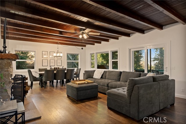 Detail Gallery Image 10 of 45 For 717 Crest Estates, Lake Arrowhead,  CA 92352 - 3 Beds | 3 Baths