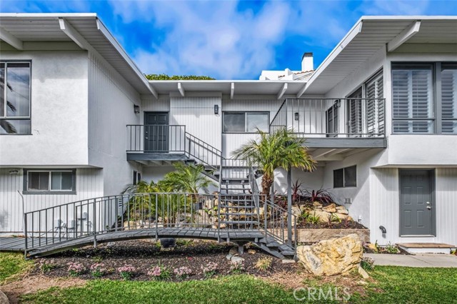 2516 Bayside Drive, Corona del Mar CA: https://media.crmls.org/medias/ceaaca26-8703-418c-885d-748f898ddb43.jpg