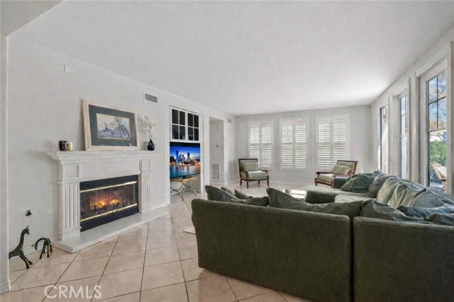 Detail Gallery Image 15 of 57 For 27053 Island Rd, Valencia,  CA 91355 - 5 Beds | 5 Baths