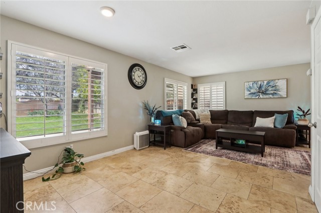 Detail Gallery Image 6 of 25 For 1457 Evergreen Ave, Beaumont,  CA 92223 - 4 Beds | 3 Baths