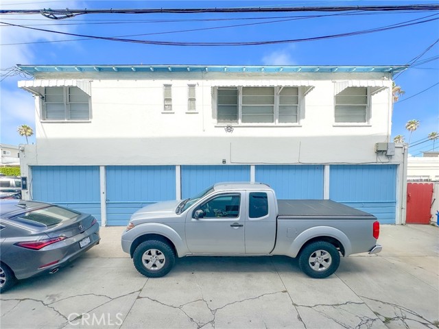 917 Catalina Avenue, Redondo Beach, California 90277, ,Residential Income,Sold,Catalina,SB24066377