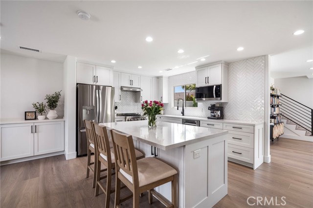 Detail Gallery Image 10 of 45 For 17551 Griffith, Huntington Beach,  CA 92649 - 4 Beds | 3 Baths