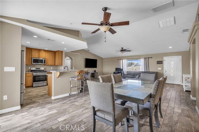 18177 Cherry St, Hesperia CA: https://media.crmls.org/medias/ceac5c49-af7e-48ee-88ce-b256c1b05a3f.jpg