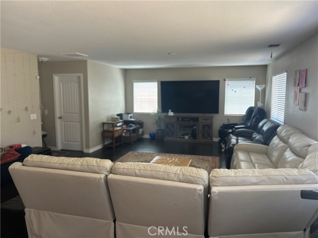 Detail Gallery Image 2 of 5 For 53226 Compassion Way, Lake Elsinore,  CA 92532 - 4 Beds | 2/1 Baths