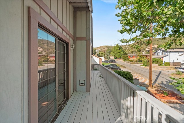 43323 LOOKABOUT RD, Lake Hughes CA: https://media.crmls.org/medias/ceacd49f-2345-4e1e-96cb-4daeacb157b7.jpg