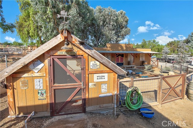 18687 Chickory Drive, Riverside CA: https://media.crmls.org/medias/ceace18c-9842-41e7-b4cb-1c846ddced2a.jpg