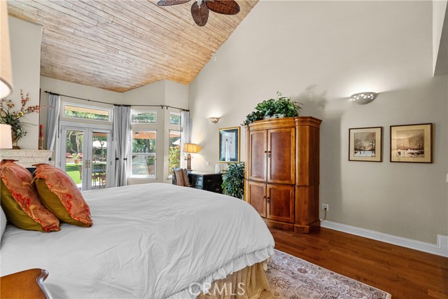 19222 Mayall Street, Northridge CA: https://media.crmls.org/medias/cead61db-a0db-460c-a921-5b53431898b6.jpg