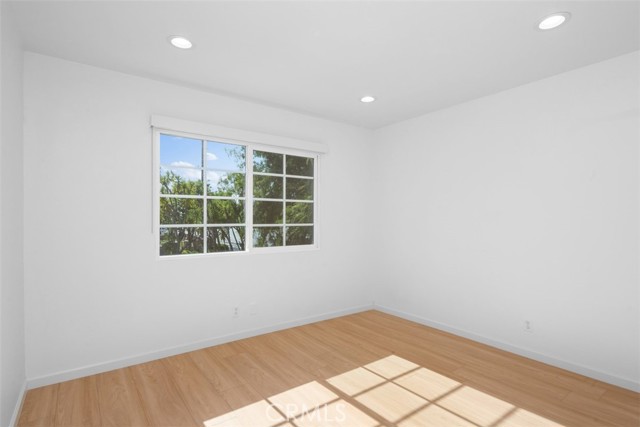 Detail Gallery Image 27 of 38 For 14012 Gershon Pl, Santa Ana,  CA 92705 - 3 Beds | 3 Baths