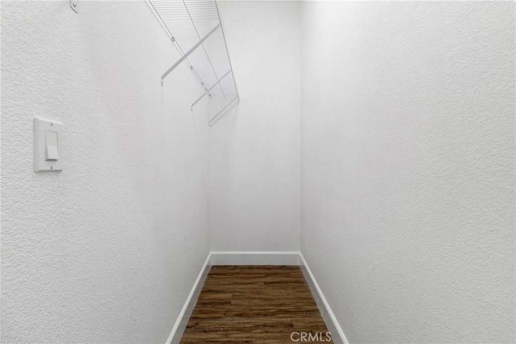 https://media.crmls.org/medias/ceafbf7c-575d-4583-9fd9-4e491680cf02.jpg?preset=X-Large
