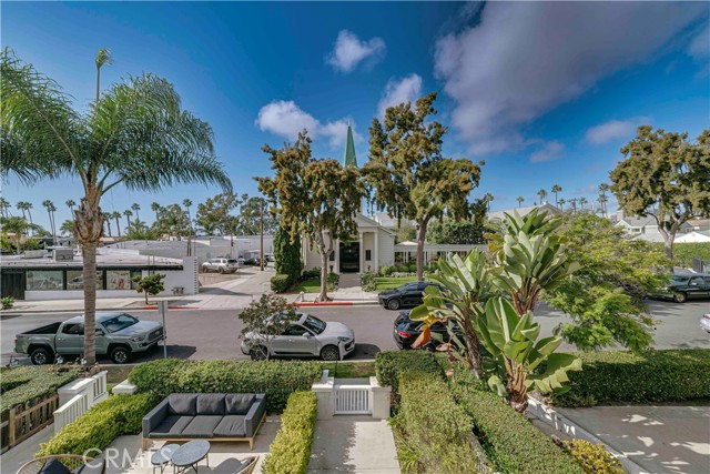 Detail Gallery Image 38 of 67 For 608 Heliotrope, Corona Del Mar,  CA 92625 - 4 Beds | 4 Baths