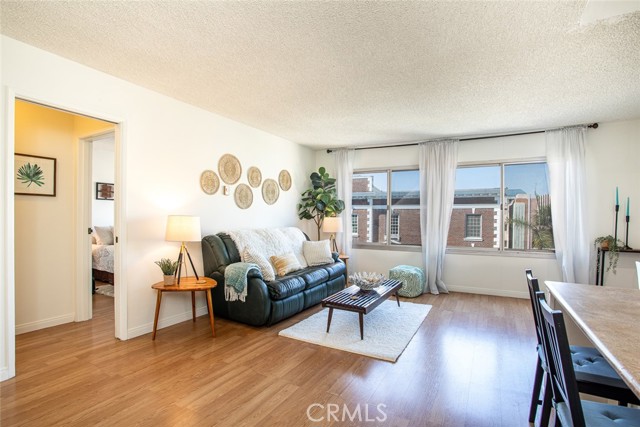 250 Linden Avenue, Long Beach CA: https://media.crmls.org/medias/ceb09d8c-f9d3-4beb-a276-52bc05c2e4d9.jpg