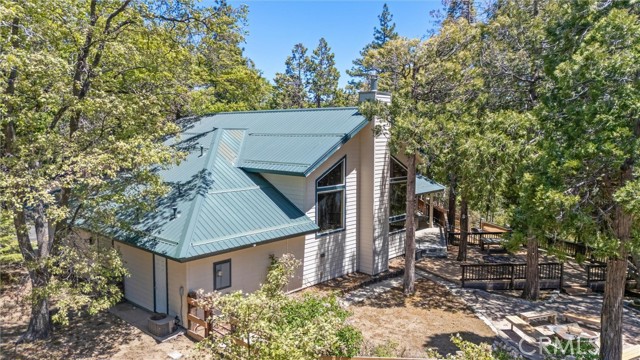 Detail Gallery Image 5 of 71 For 10820 Bonita Way, Wofford Heights,  CA 93285 - 4 Beds | 3 Baths