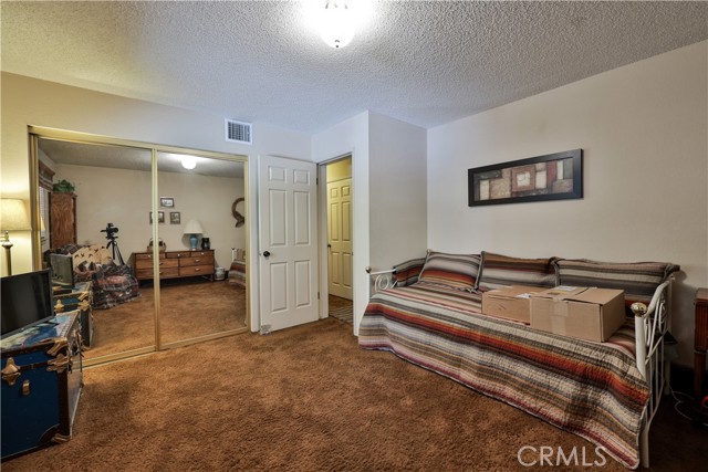 Detail Gallery Image 4 of 40 For 22972 Valley View Dr, Crestline,  CA 92325 - 4 Beds | 3 Baths