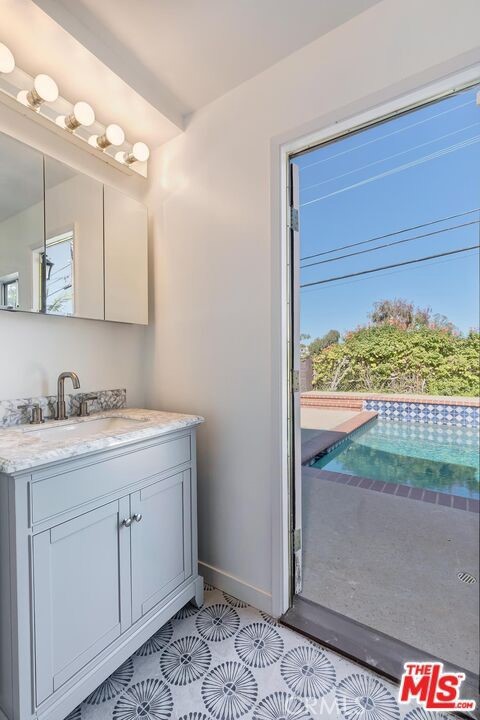 Detail Gallery Image 29 of 29 For 384 N Bonhill Rd, Los Angeles,  CA 90049 - 3 Beds | 3/2 Baths
