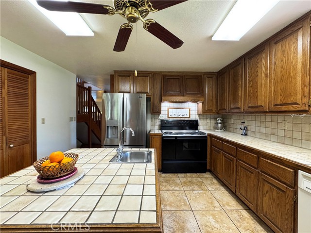 Detail Gallery Image 17 of 75 For 1800 Boonville Rd, Ukiah,  CA 95482 - 5 Beds | 4/1 Baths