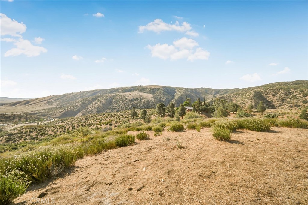 https://media.crmls.org/medias/ceb50673-bcf8-4d09-9e04-d540f7ecee6a.jpg?preset=X-Large