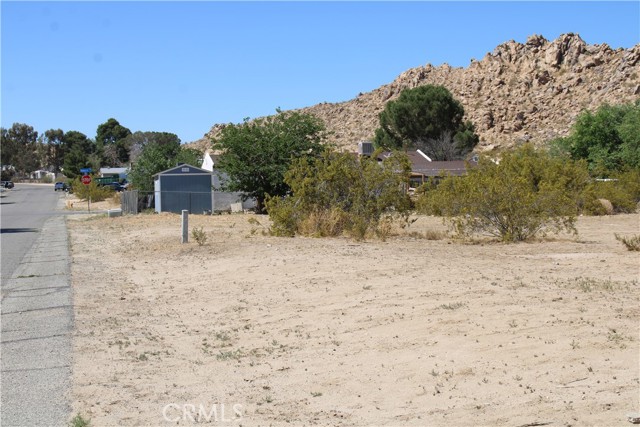 Detail Gallery Image 7 of 14 For 40127 Ridgemist St, Lake Los Angeles,  CA 93591 - – Beds | – Baths