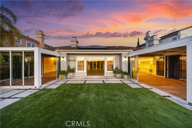 58 Victoria, Newport Beach CA: https://media.crmls.org/medias/ceb53964-aab4-4cbb-885d-4e41b48e2ac6.jpg