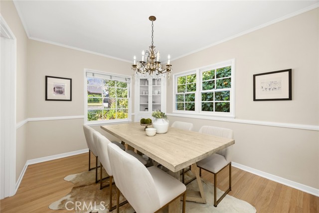 852 E Howard Street, Pasadena CA: https://media.crmls.org/medias/ceb59747-a307-4fb0-a6f7-61284101b901.jpg