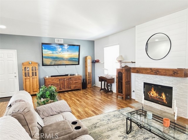 Detail Gallery Image 6 of 23 For 697 Calumet, Beaumont,  CA 92223 - 4 Beds | 2/1 Baths