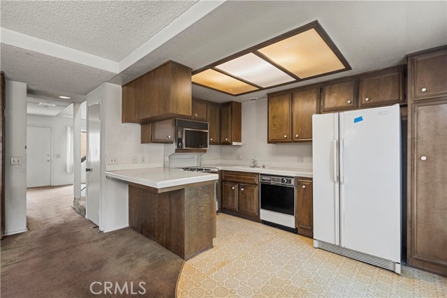 Detail Gallery Image 5 of 13 For 9905 Cedar St. #2,  Bellflower,  CA 90706 - 2 Beds | 2/1 Baths