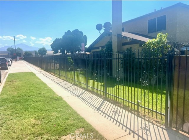 Detail Gallery Image 10 of 26 For 2195 E 19th St, San Bernardino,  CA 92404 - – Beds | – Baths