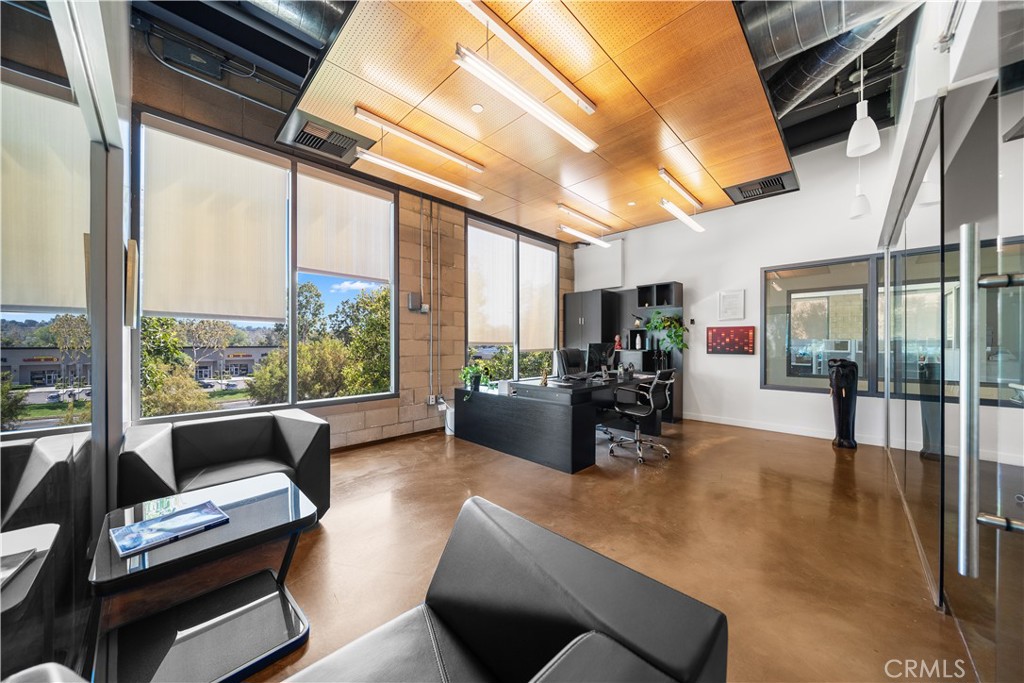 MLS #OC25143028 img 17