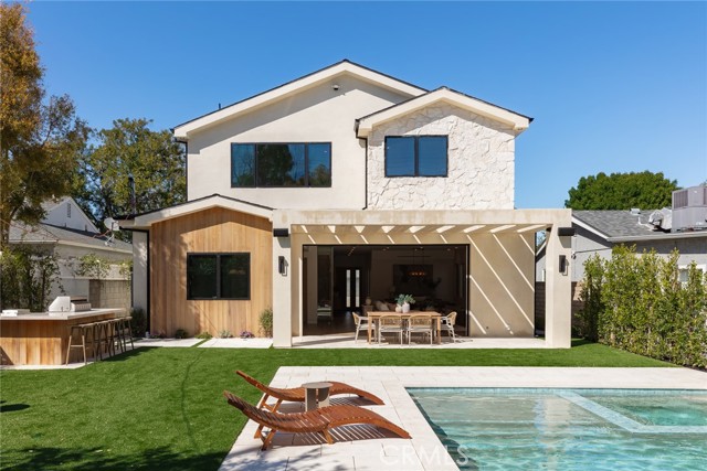 22640 Clarendon Street, Woodland Hills CA: https://media.crmls.org/medias/ceb68353-e0c3-4216-8173-b38fe2ef2fb2.jpg